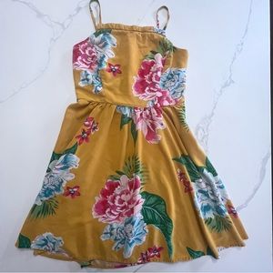 OLD NAVY spaghetti strap floral summer dress size medium in good condition